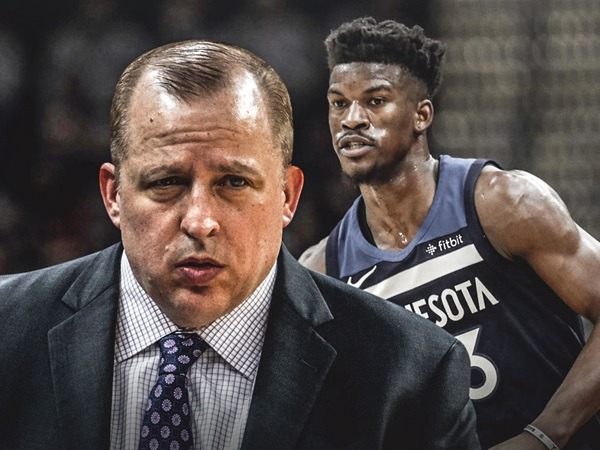 不满判罚，梅西赛后与裁判发生争执后被出示黄牌